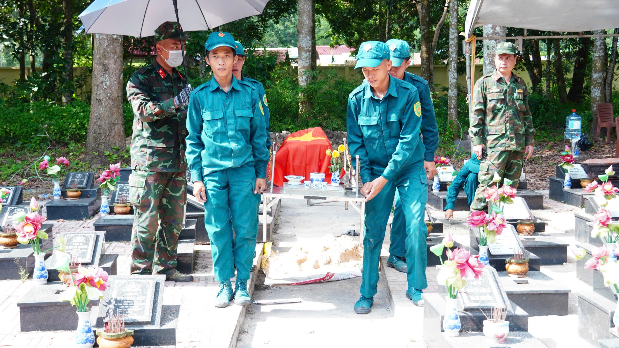 Phường Tân Khai đã hoàn thành công tác lấy mẫu ADN đối với các phần mộ liệt sỹ chưa xác định thông tin.